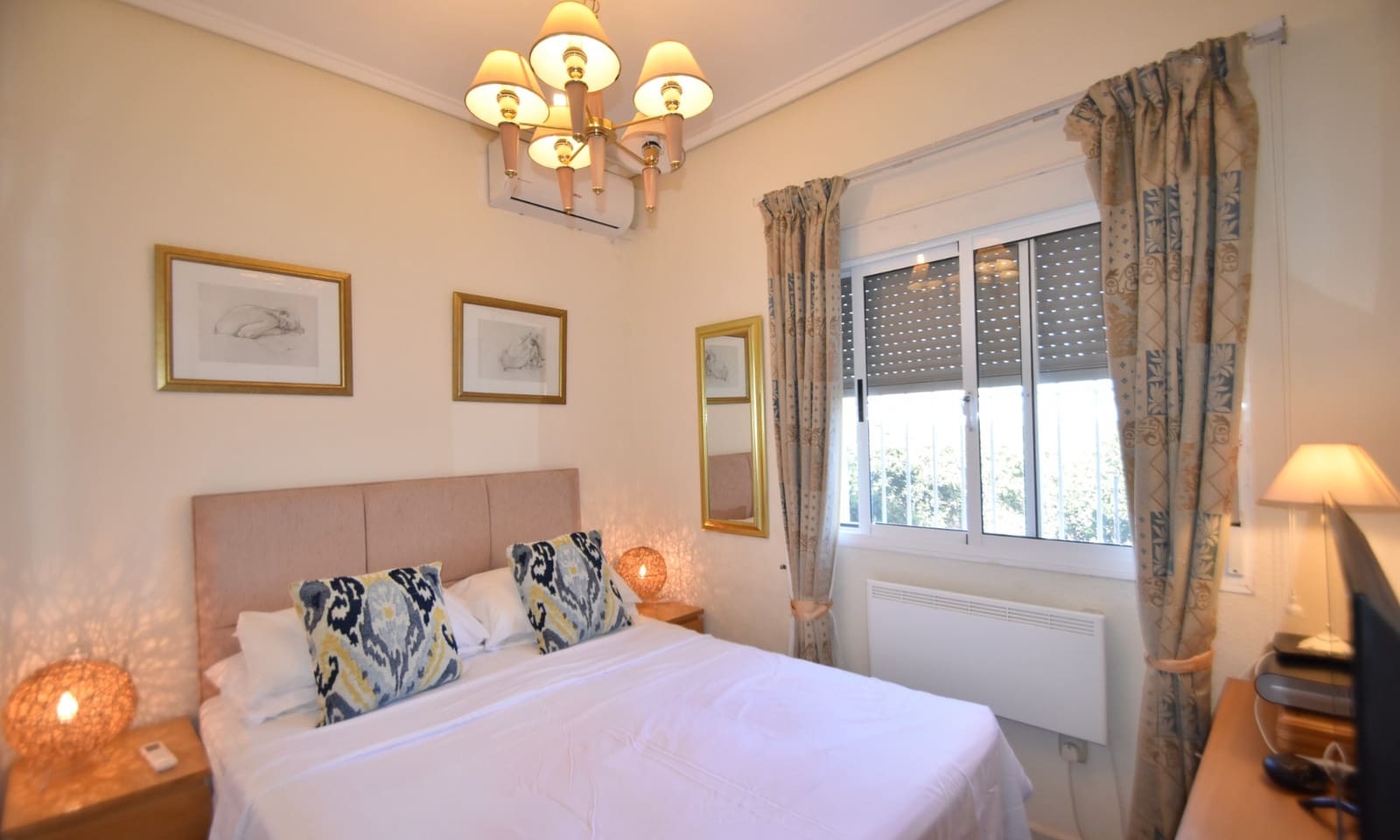 Chalet de 4 habitaciones en Ciudad Quesada en venta con piscina garaje - 575.000 € (Ref: 10100745)