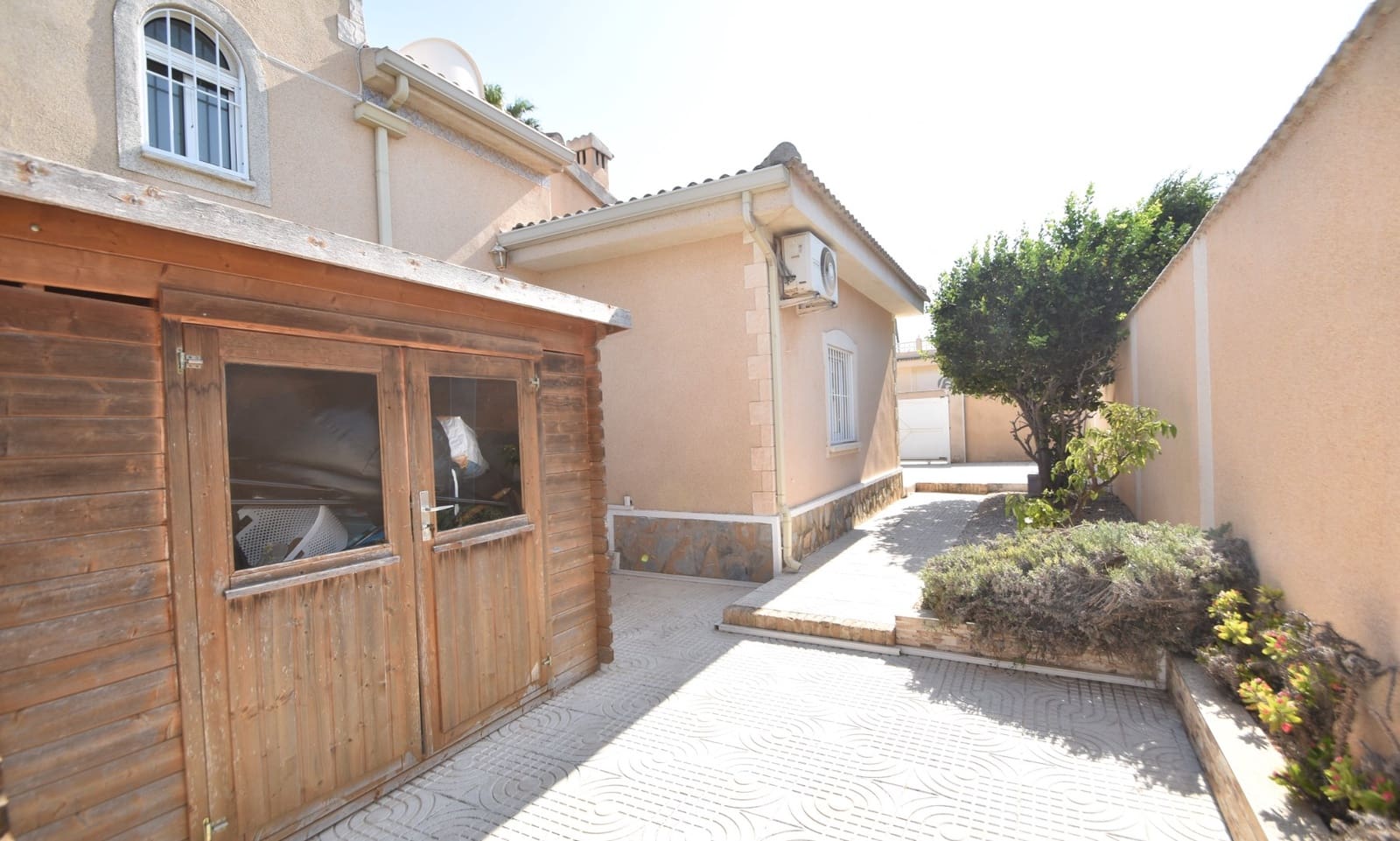 Chalet de 4 habitaciones en Ciudad Quesada en venta con piscina garaje - 575.000 € (Ref: 10100745)