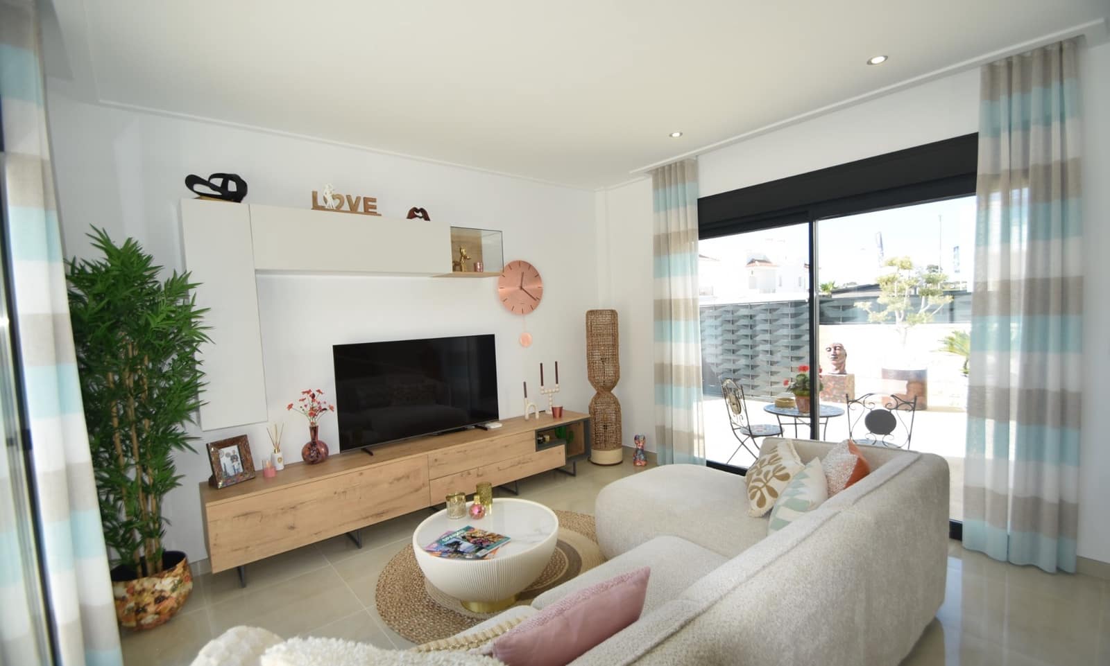 3 soverom Villa til salgs i Ciudad Quesada med svømmebasseng garasje - € 479 000 (Ref: 10100746)