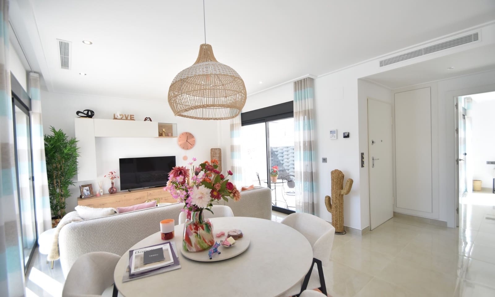 3 soverom Villa til salgs i Ciudad Quesada med svømmebasseng garasje - € 479 000 (Ref: 10100746)