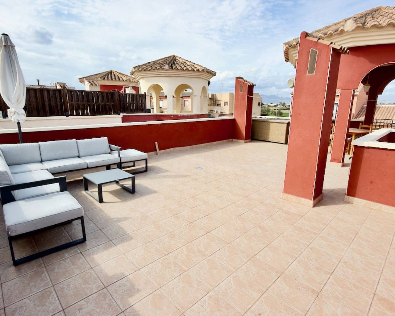 2 sovrum Villa till salu i Daya Nueva med pool garage - 189 995 € (Ref: 10120778)
