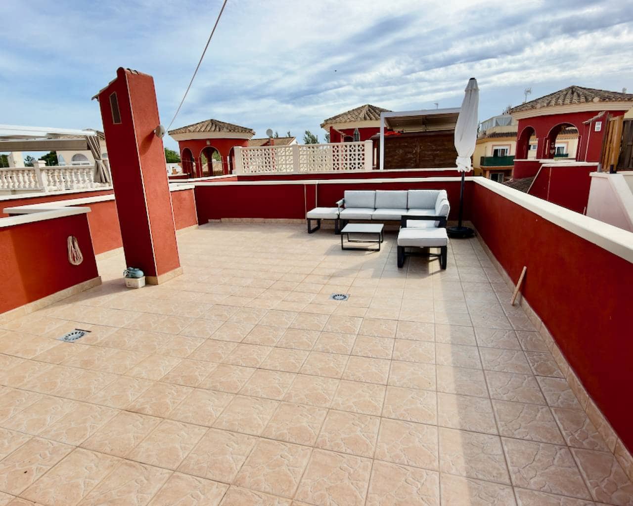 2 sovrum Villa till salu i Daya Nueva med pool garage - 189 995 € (Ref: 10120778)