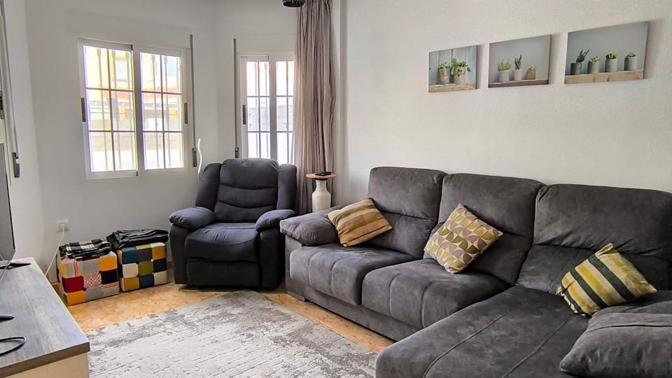 2 bedroom Villa for sale in Guardamar del Segura with pool - € 275,000 (Ref: 10130842)