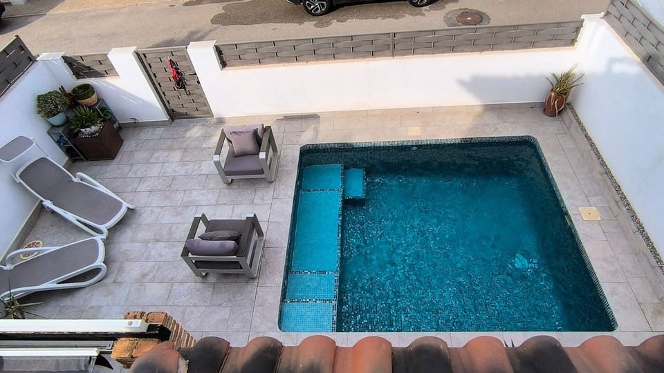 2 bedroom Villa for sale in Guardamar del Segura with pool - € 275,000 (Ref: 10130842)