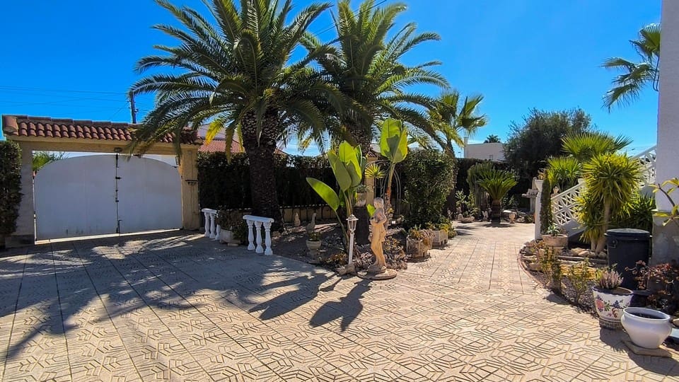 3 sypialnia Willa na sprzedaż w Ciudad Quesada z basenem garażem - 795 000 € (Ref: 10134885)