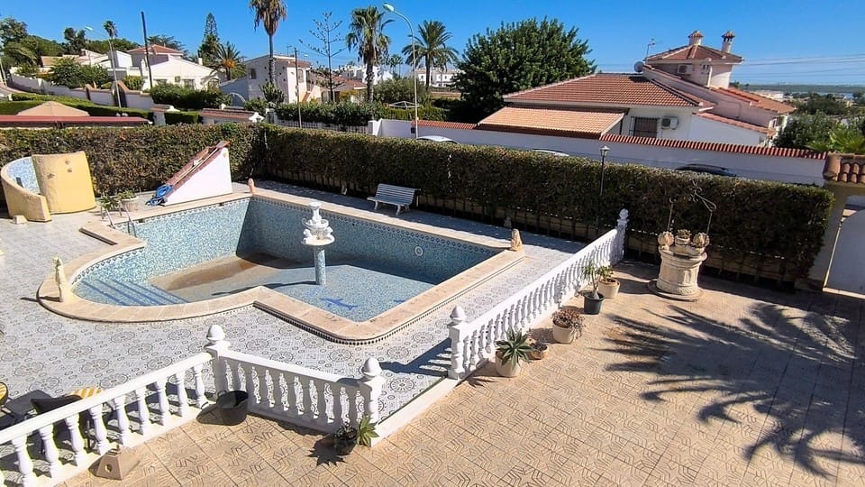 3 sypialnia Willa na sprzedaż w Ciudad Quesada z basenem garażem - 795 000 € (Ref: 10134885)