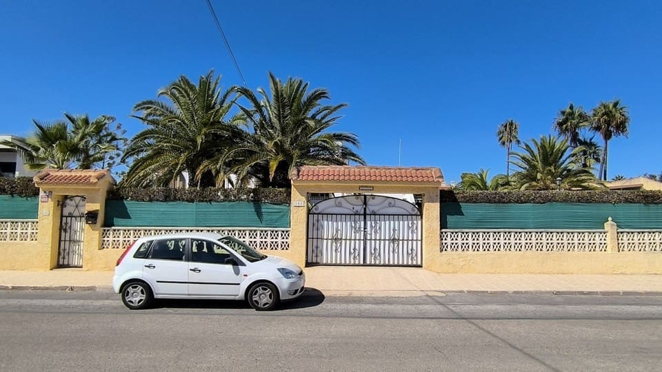 3 sypialnia Willa na sprzedaż w Ciudad Quesada z basenem garażem - 795 000 € (Ref: 10134885)