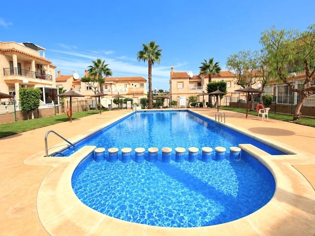 2 soverom Hus til salgs i Villamartin, Orihuela med svømmebasseng - € 179 500 (Ref: 10156181)