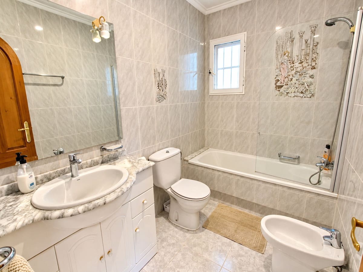 4 slaapkamer Villa te koop in Ciudad Quesada met zwembad garage - € 425.000 (Ref: 10156808)