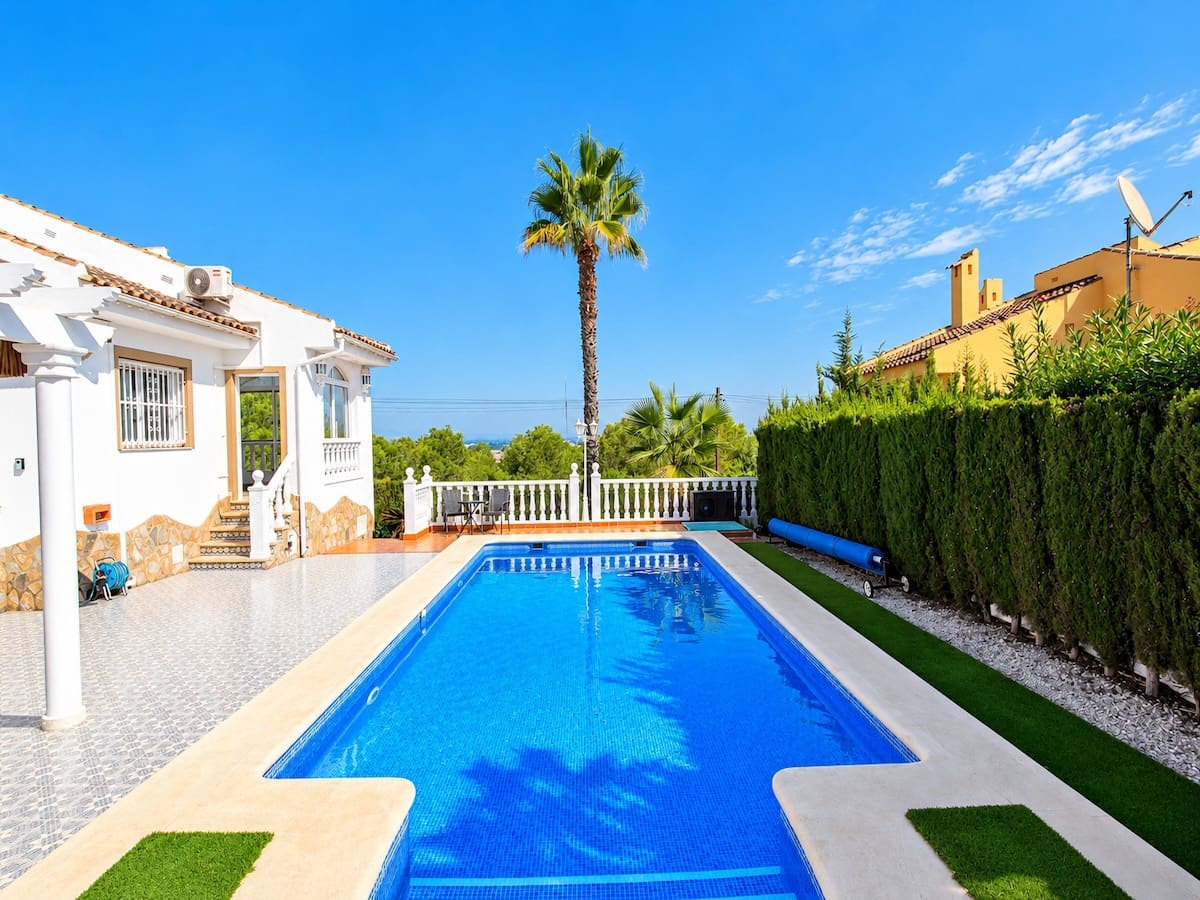 4 slaapkamer Villa te koop in Ciudad Quesada met zwembad garage - € 425.000 (Ref: 10156808)