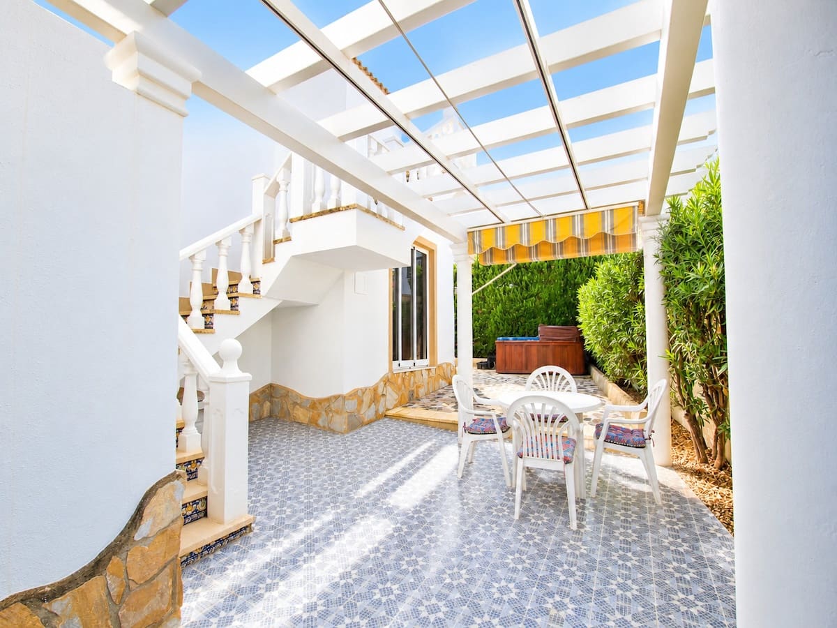 4 slaapkamer Villa te koop in Ciudad Quesada met zwembad garage - € 425.000 (Ref: 10156808)