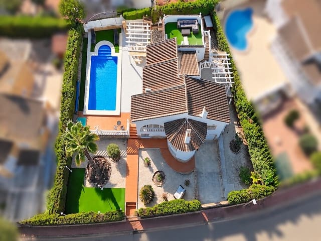 4 slaapkamer Villa te koop in Ciudad Quesada, Rojales met zwembad garage - € 425.000 (Ref: 10156808)