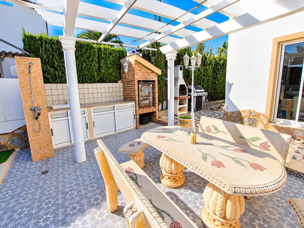 4 slaapkamer Villa te koop in Ciudad Quesada met zwembad garage - € 425.000 (Ref: 10156808)