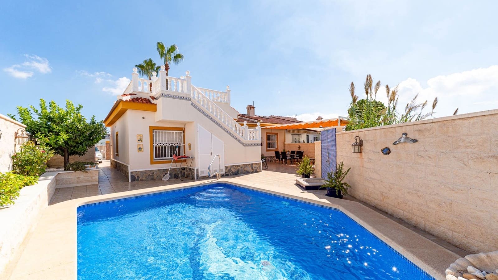 4 bedroom Villa for sale in Ciudad Quesada with pool garage - € 299,900 (Ref: 10163631)