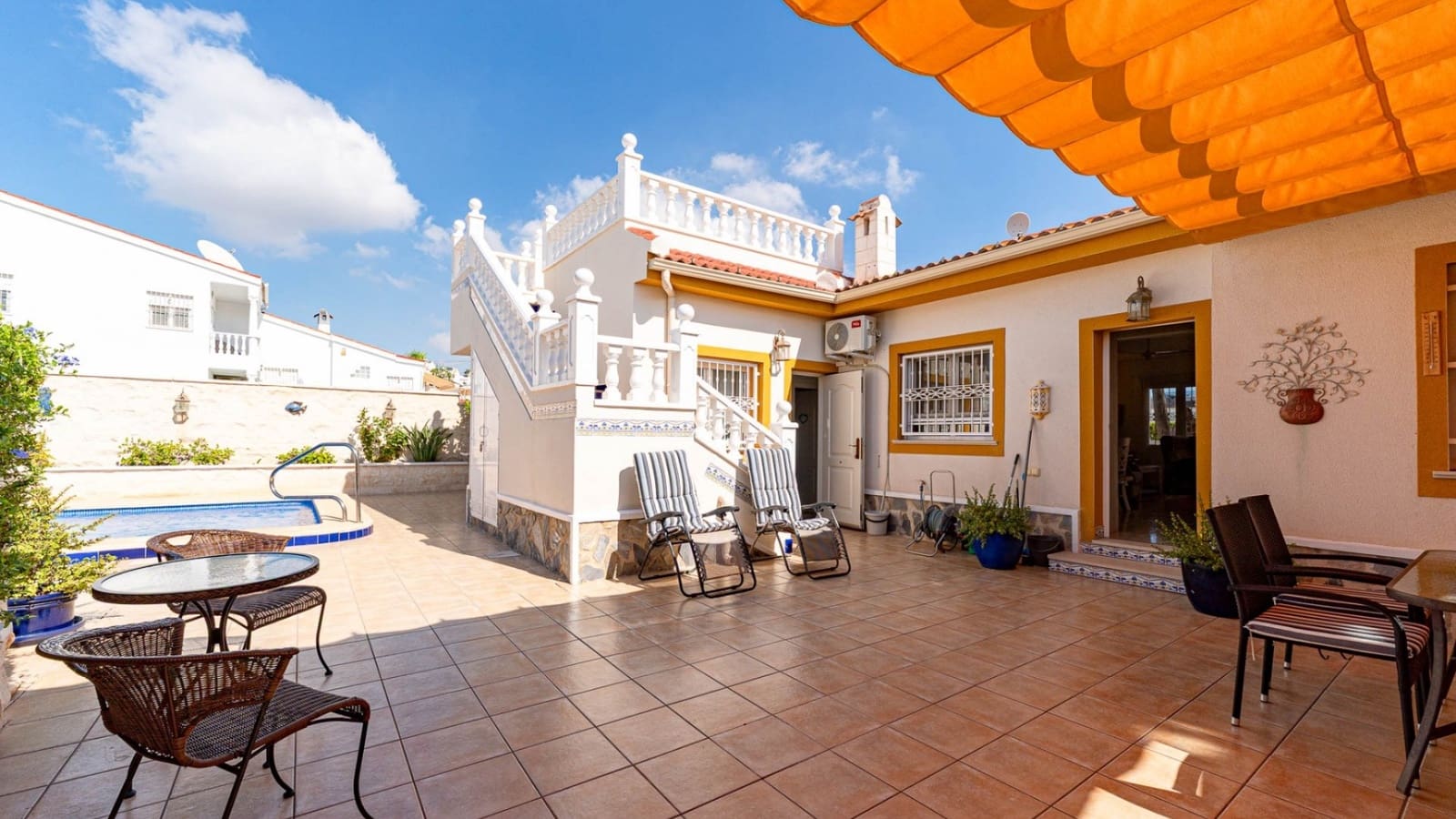 4 bedroom Villa for sale in Ciudad Quesada with pool garage - € 299,900 (Ref: 10163631)