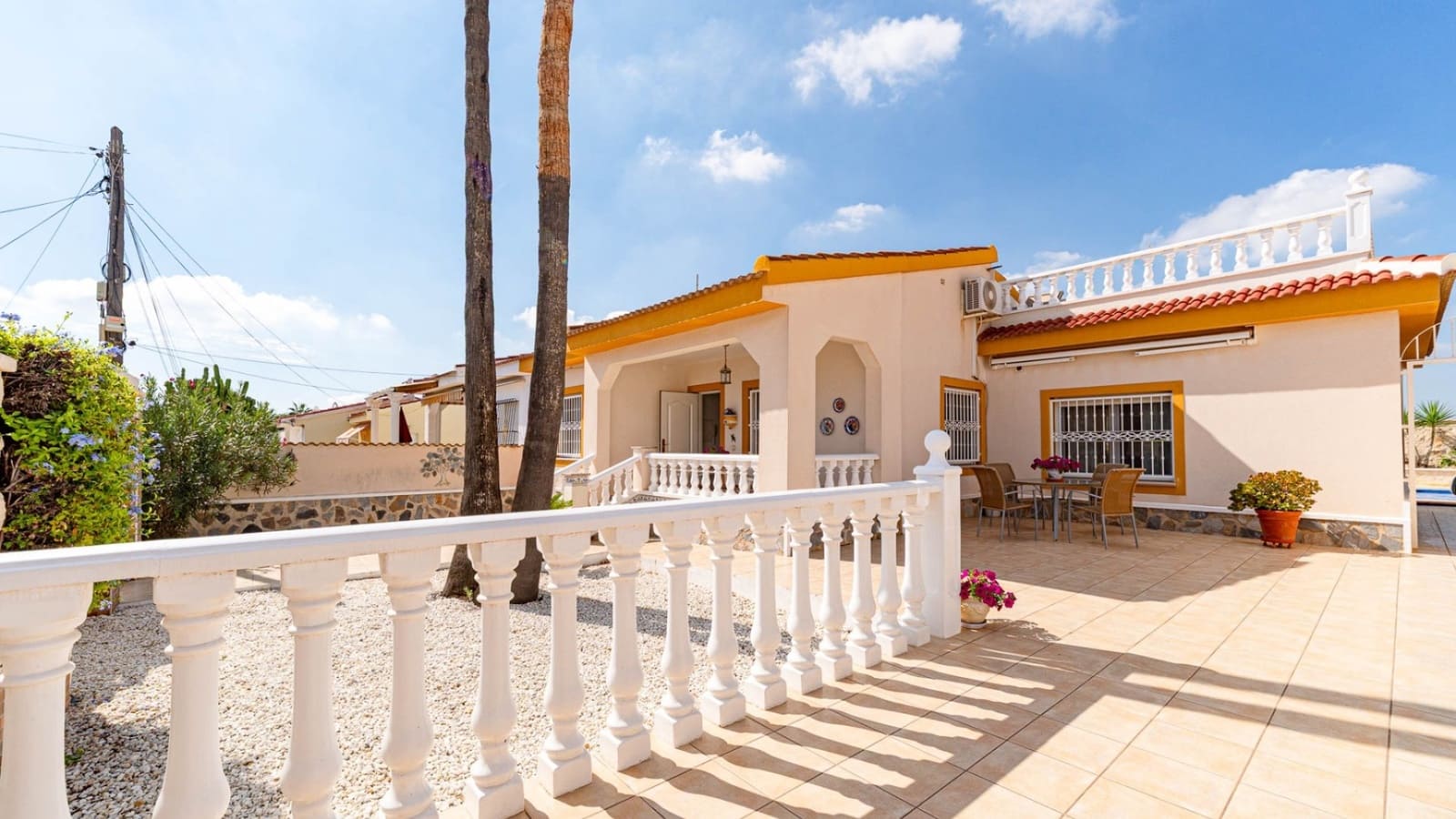 4 bedroom Villa for sale in Ciudad Quesada with pool garage - € 299,900 (Ref: 10163631)