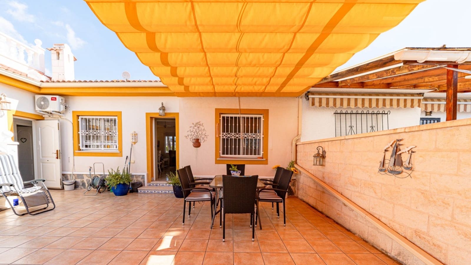 4 bedroom Villa for sale in Ciudad Quesada with pool garage - € 299,900 (Ref: 10163631)