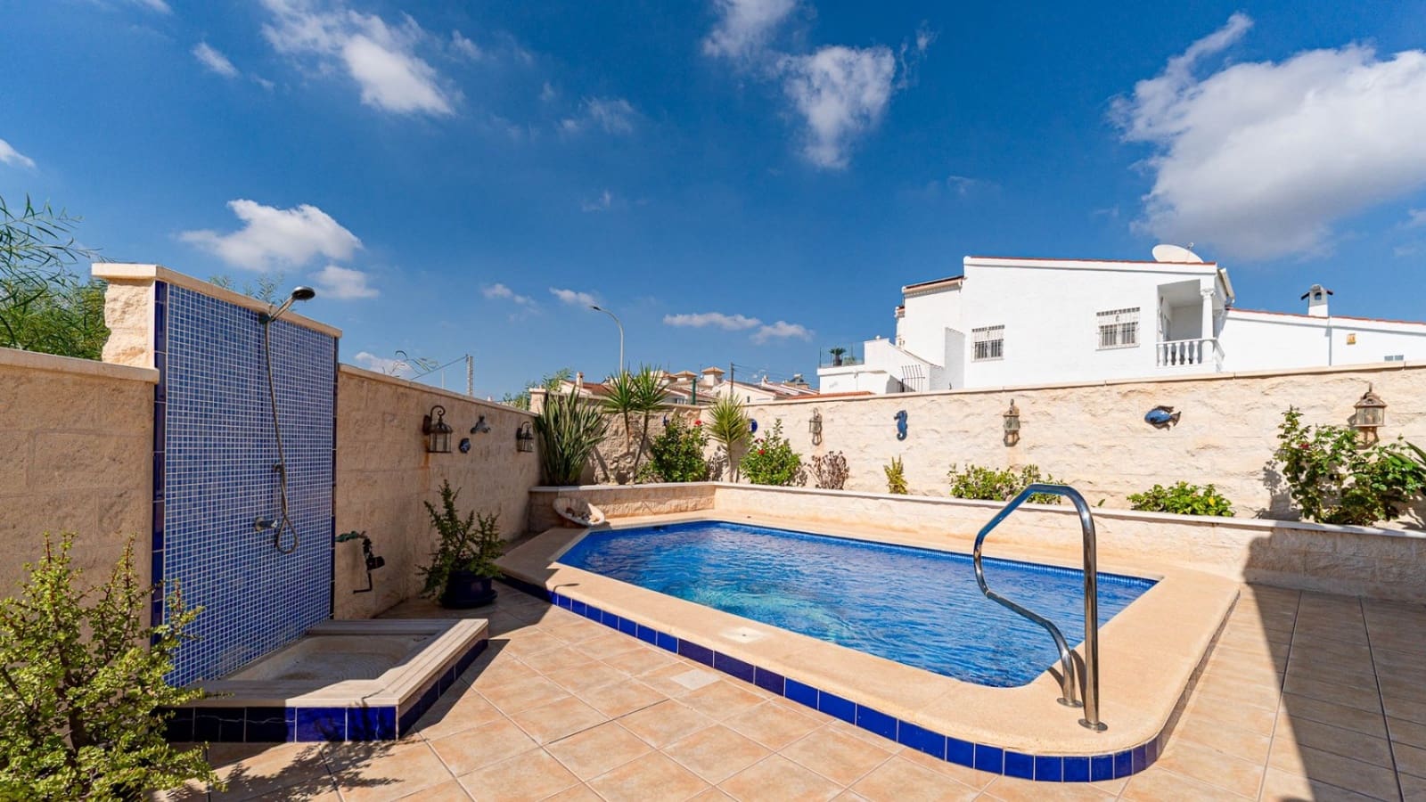 4 bedroom Villa for sale in Ciudad Quesada with pool garage - € 299,900 (Ref: 10163631)