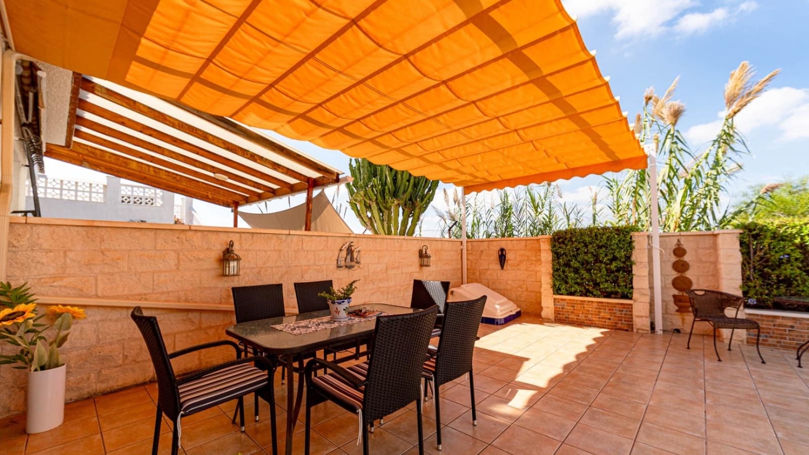 4 bedroom Villa for sale in Ciudad Quesada with pool garage - € 299,900 (Ref: 10163631)
