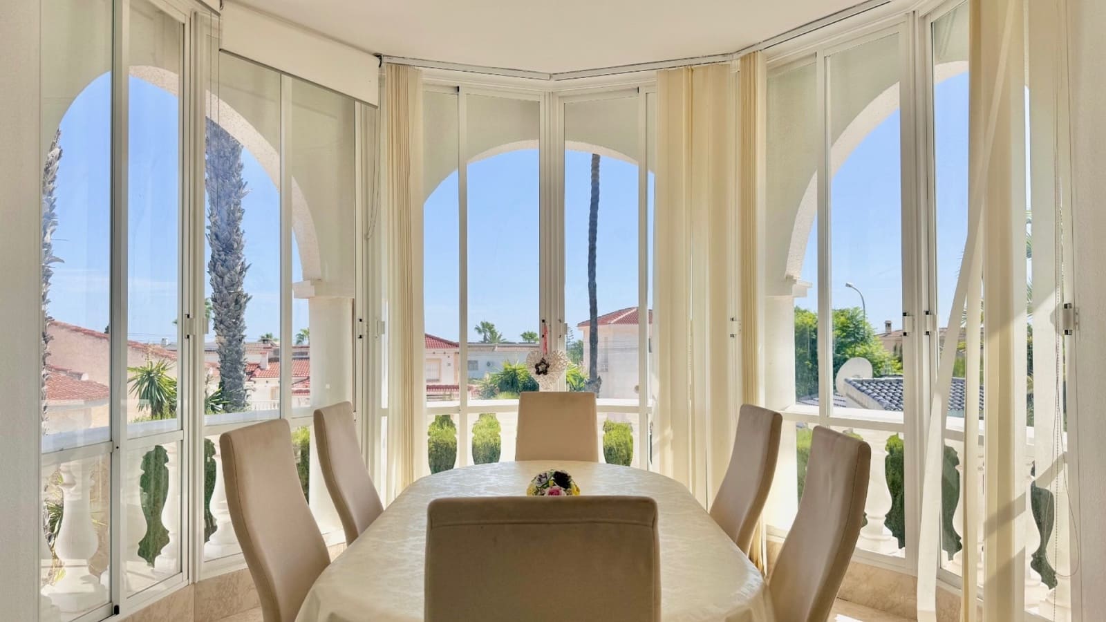 4 bedroom Villa for sale in Ciudad Quesada with pool garage - € 690,000 (Ref: 10163632)