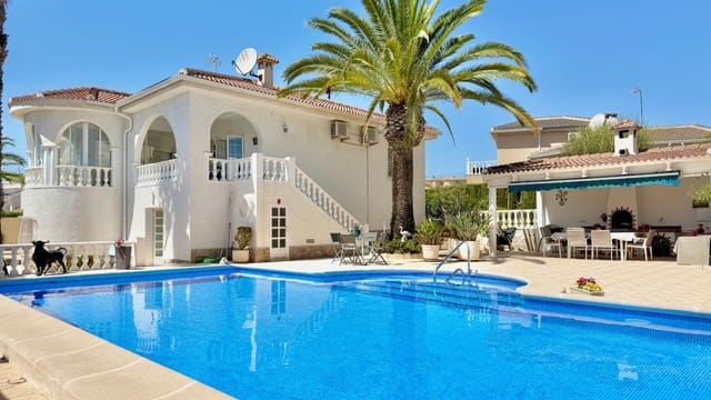 4 bedroom Villa for sale in Ciudad Quesada, Rojales with pool garage - € 690,000 (Ref: 10163632)