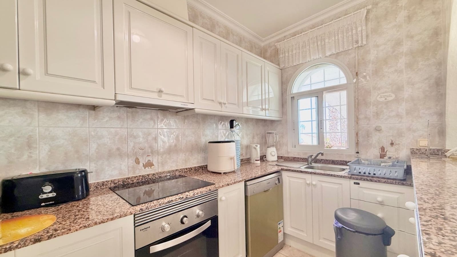 4 bedroom Villa for sale in Ciudad Quesada with pool garage - € 690,000 (Ref: 10163632)