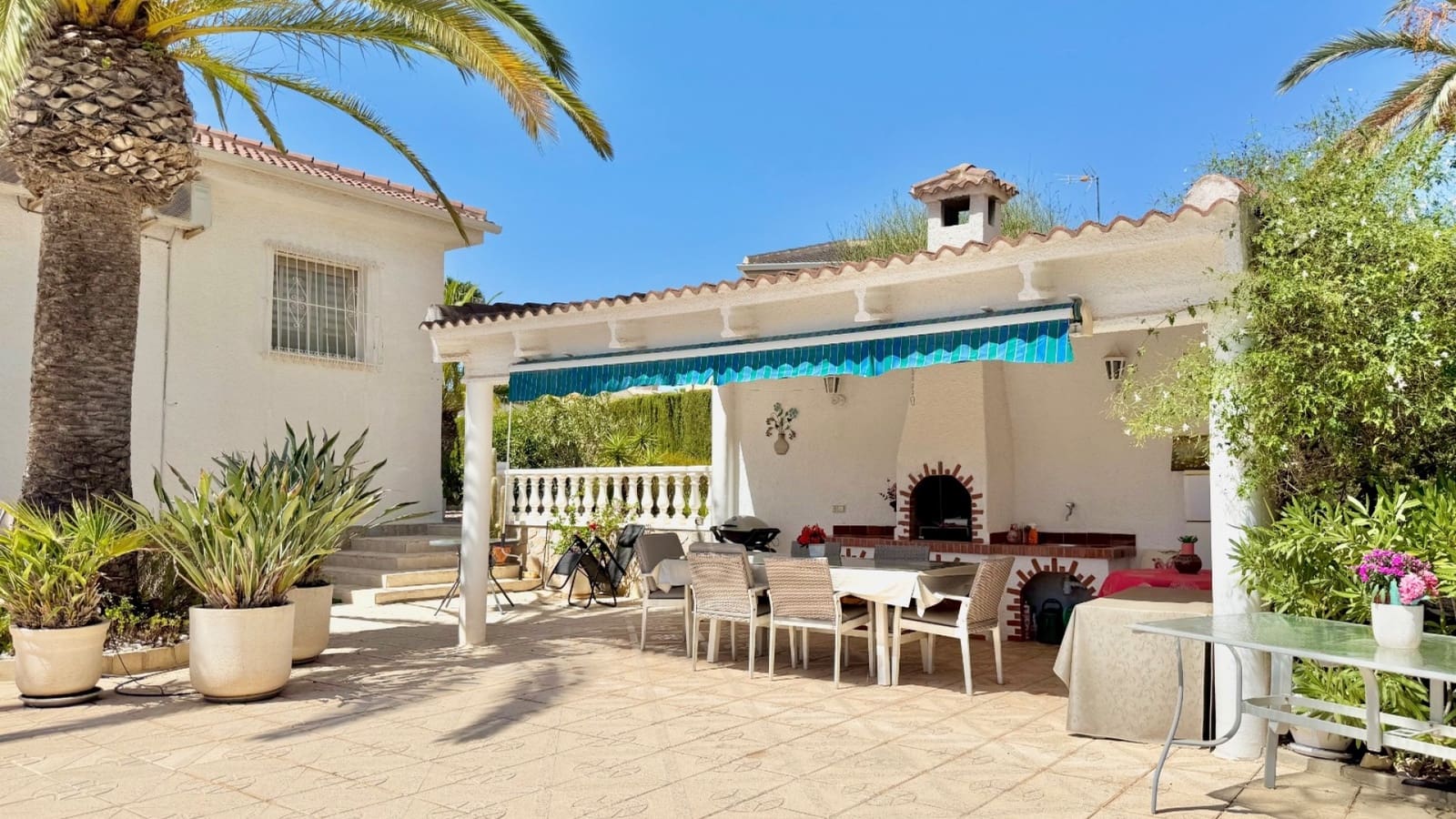 4 bedroom Villa for sale in Ciudad Quesada with pool garage - € 690,000 (Ref: 10163632)