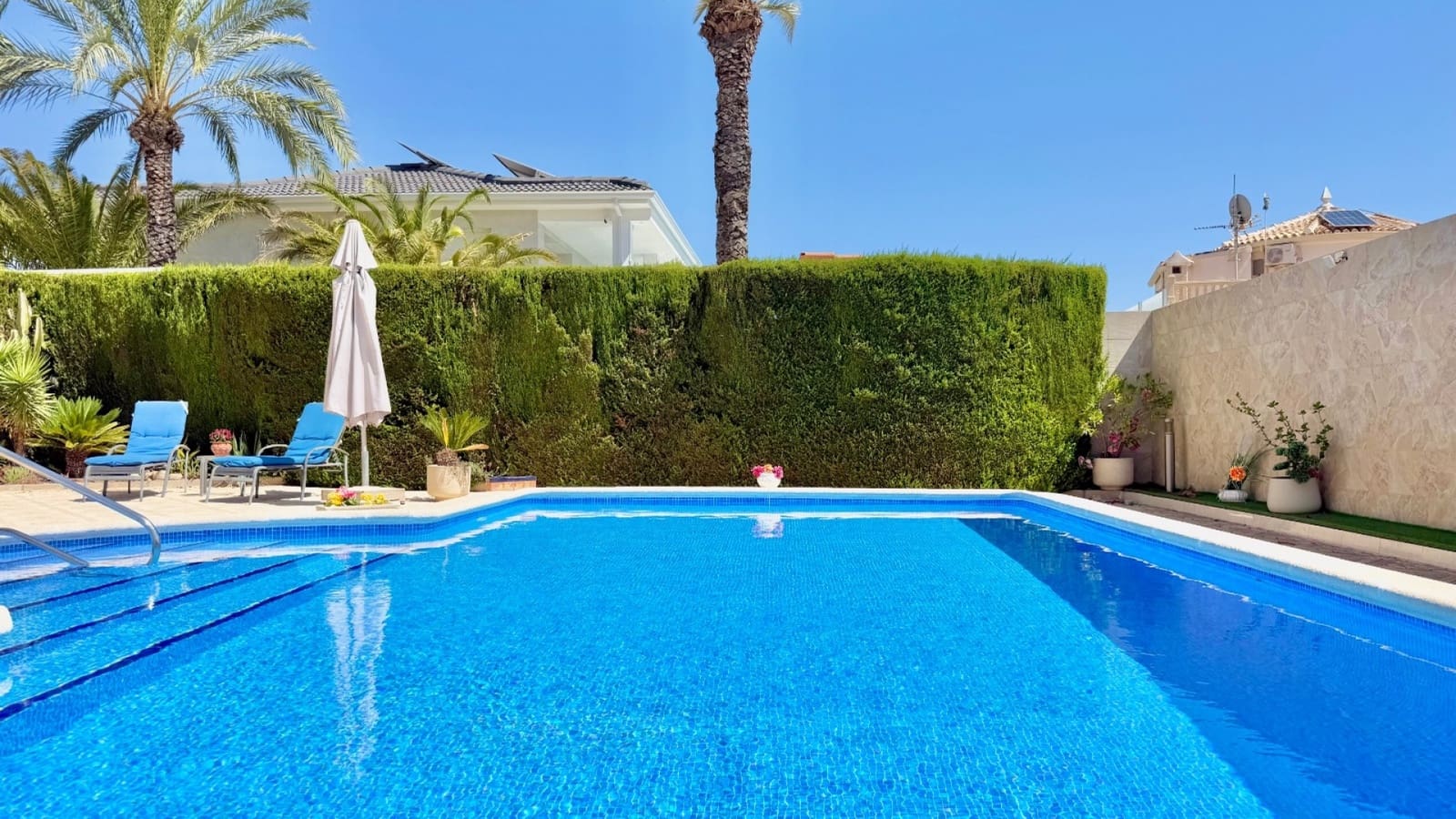 4 bedroom Villa for sale in Ciudad Quesada with pool garage - € 690,000 (Ref: 10163632)