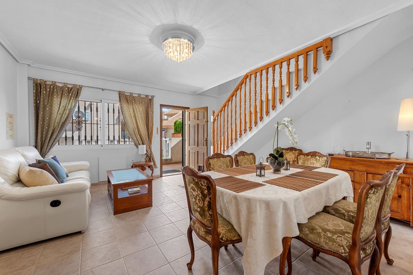 2 soveværelse Semi-Rækkehus til salg i Ciudad Quesada med swimmingpool garage - € 169.000 (Ref: 10167115)