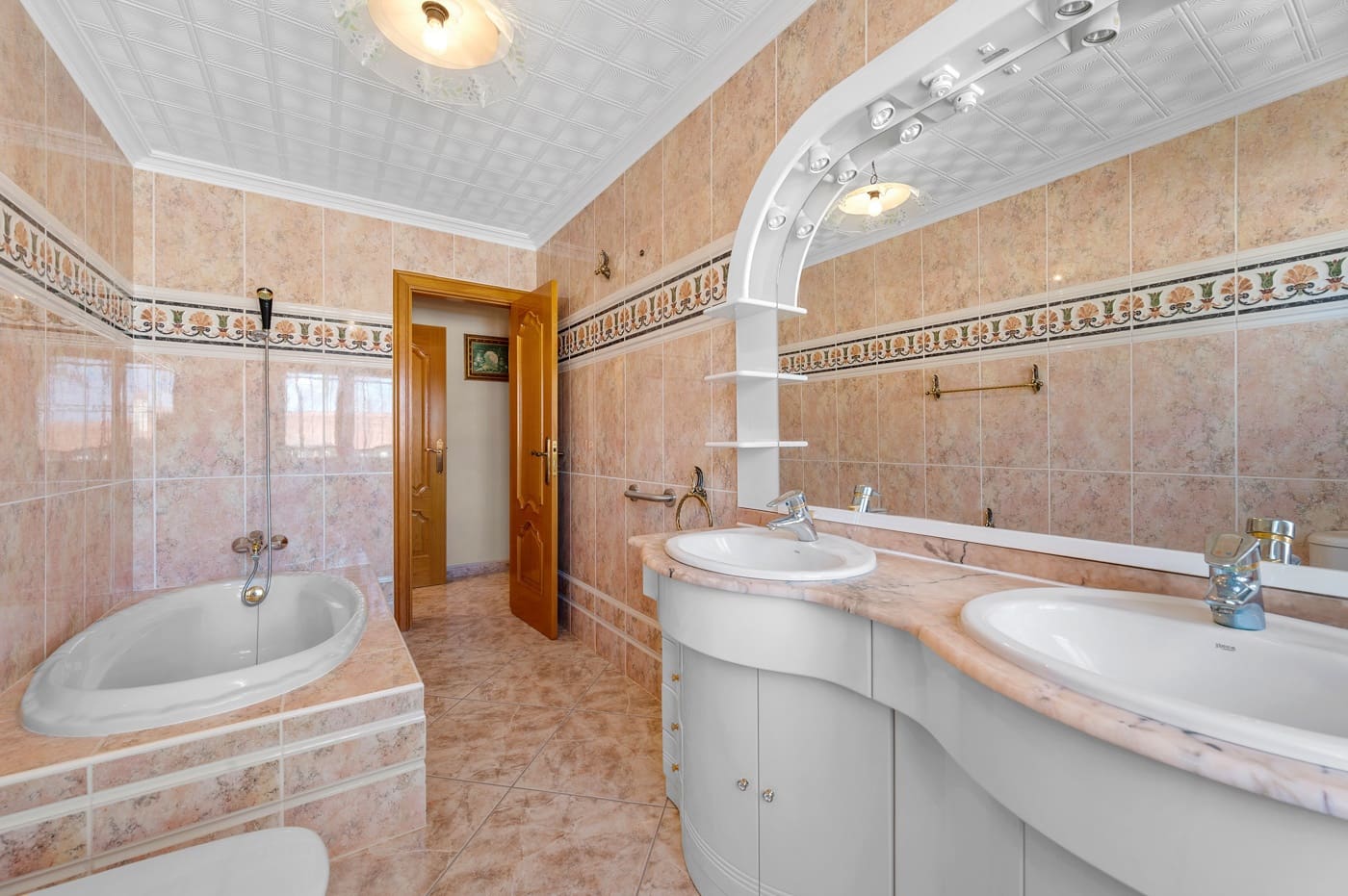 7 slaapkamer Villa te koop in Ciudad Quesada met zwembad garage - € 649.000 (Ref: 10167545)
