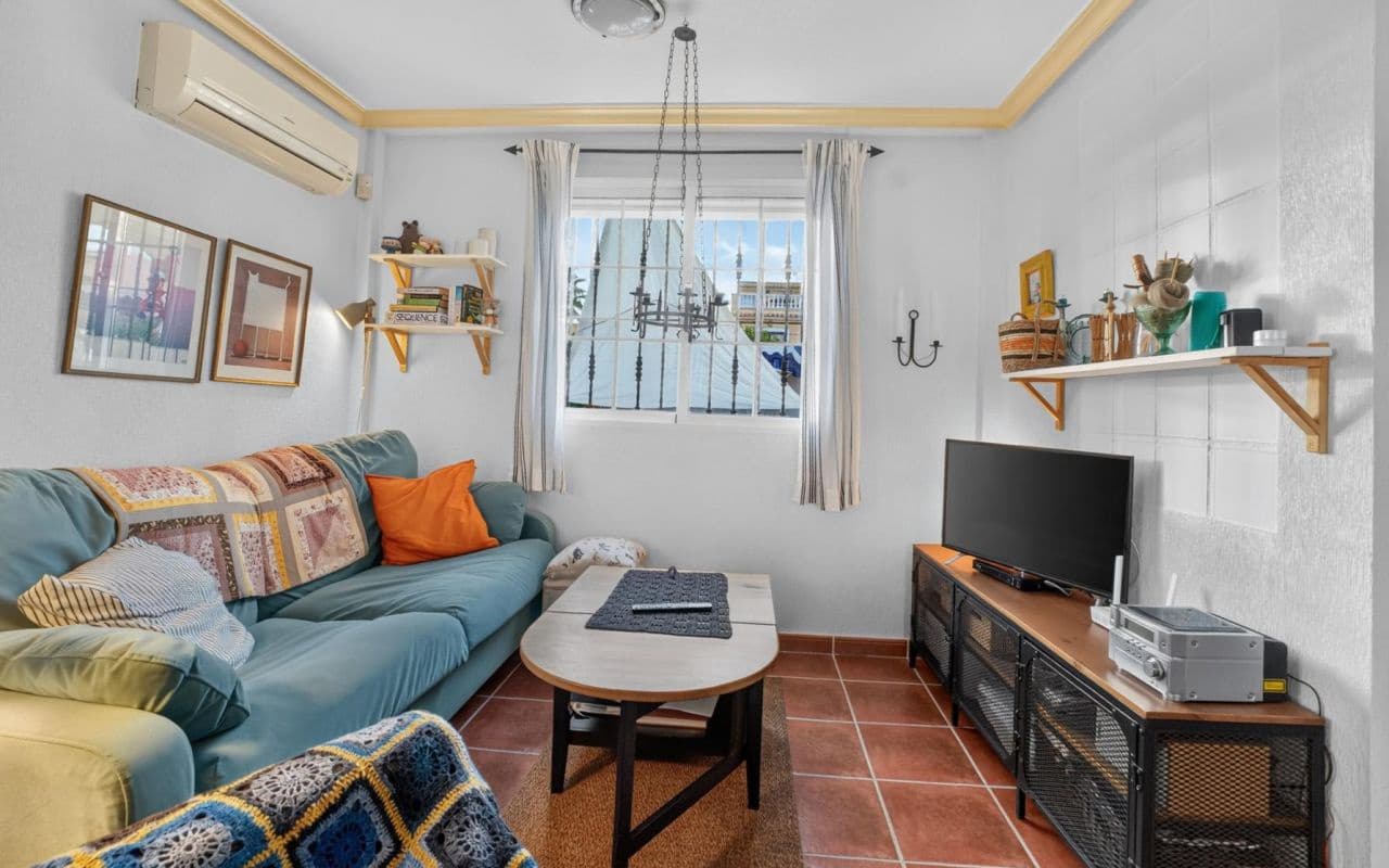 3 soveværelse Byhus til salg i Playa Flamenca med swimmingpool garage - € 219.000 (Ref: 10169338)