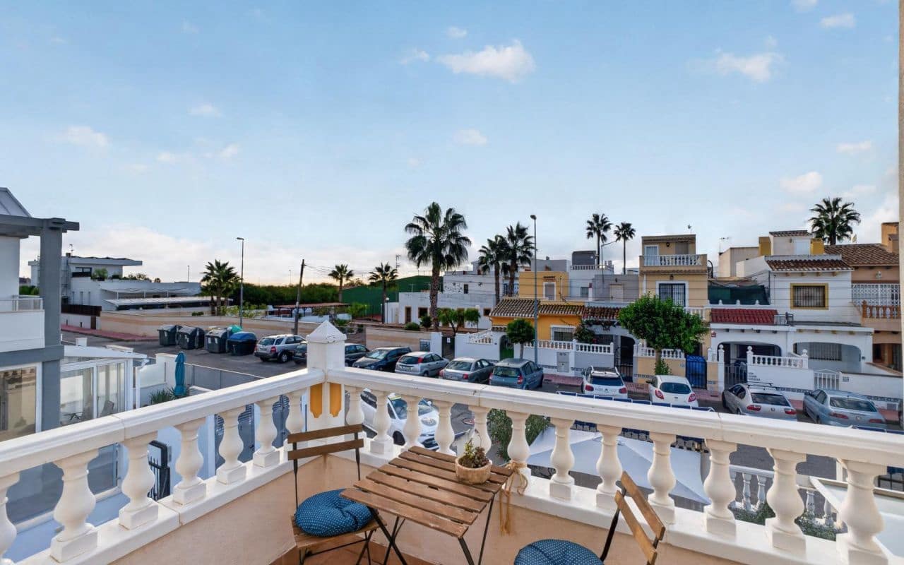 3 soveværelse Byhus til salg i Playa Flamenca med swimmingpool garage - € 219.000 (Ref: 10169338)
