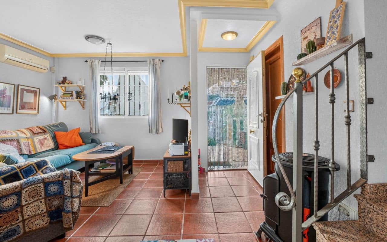 3 soveværelse Byhus til salg i Playa Flamenca med swimmingpool garage - € 219.000 (Ref: 10169338)
