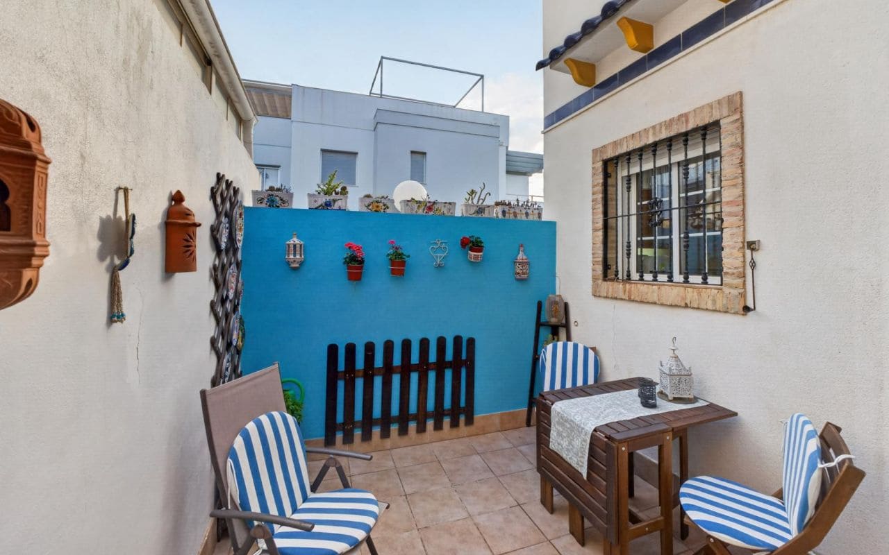 3 soveværelse Byhus til salg i Playa Flamenca med swimmingpool garage - € 219.000 (Ref: 10169338)
