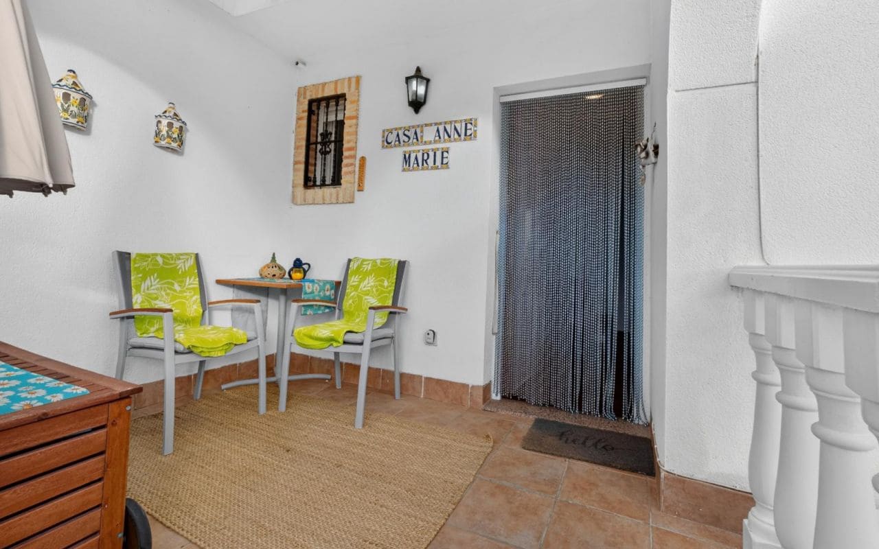 3 soveværelse Byhus til salg i Playa Flamenca med swimmingpool garage - € 219.000 (Ref: 10169338)