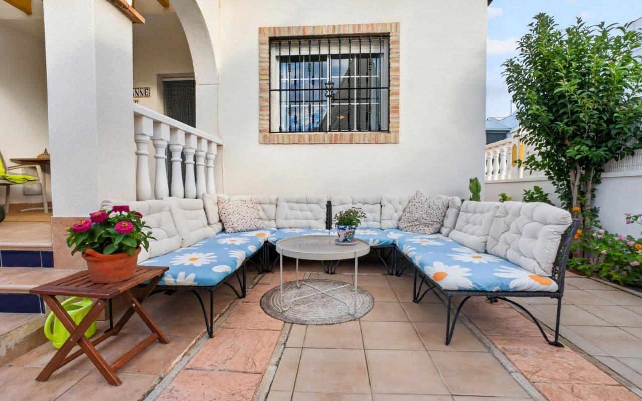 3 soveværelse Byhus til salg i Playa Flamenca med swimmingpool garage - € 219.000 (Ref: 10169338)
