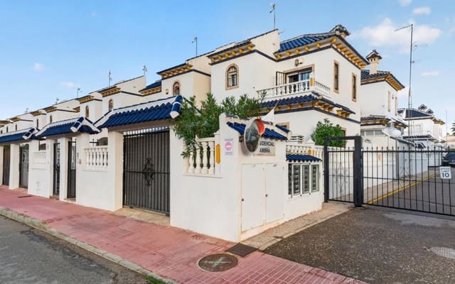 3 soveværelse Byhus til salg i Playa Flamenca, Orihuela med swimmingpool garage - € 219.000 (Ref: 10169338)
