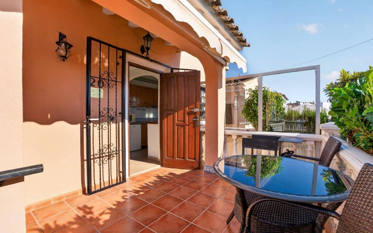 2 soveværelse Villa til salg i Playa Flamenca med garage - € 269.000 (Ref: 10169339)