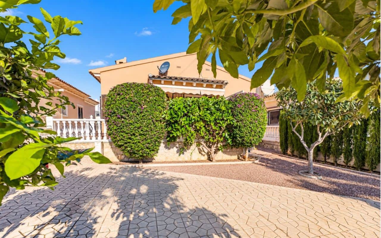 2 soveværelse Villa til salg i Playa Flamenca med garage - € 269.000 (Ref: 10169339)
