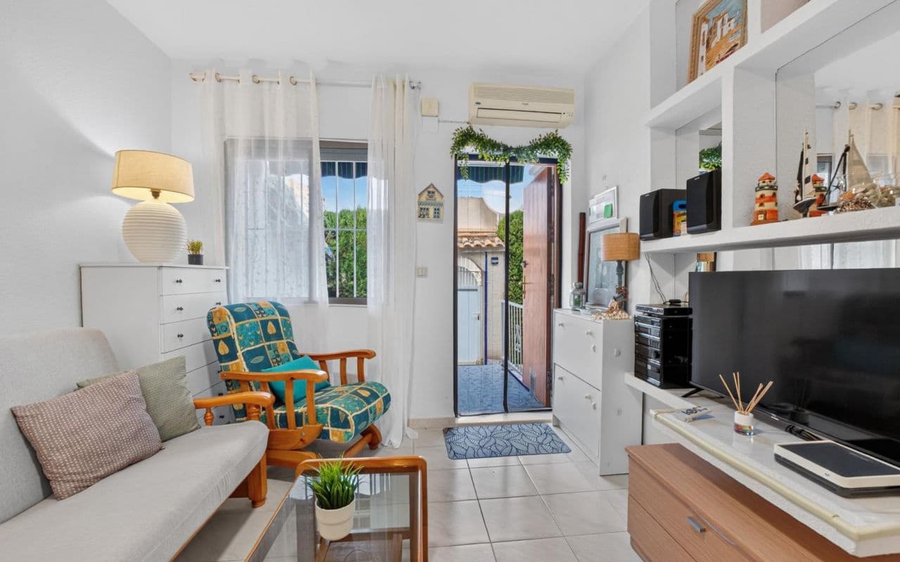 2 soverom Bungalow til salgs i Orihuela Costa med svømmebasseng - € 165 000 (Ref: 10169340)