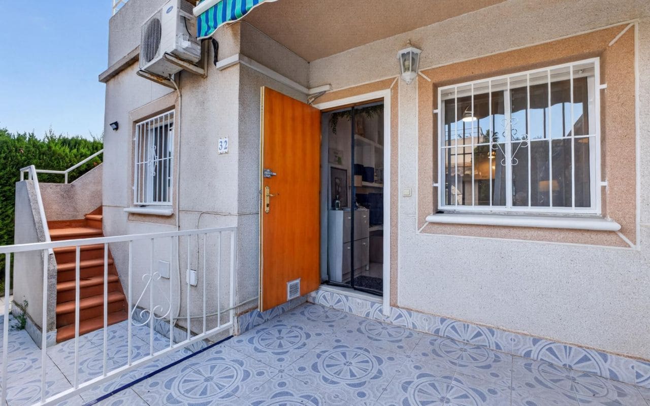 2 soverom Bungalow til salgs i Orihuela Costa med svømmebasseng - € 165 000 (Ref: 10169340)