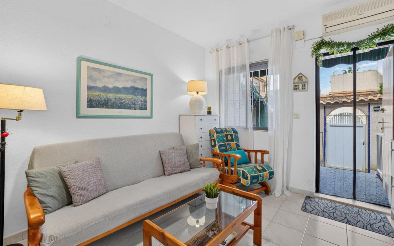 2 soverom Bungalow til salgs i Orihuela Costa med svømmebasseng - € 165 000 (Ref: 10169340)
