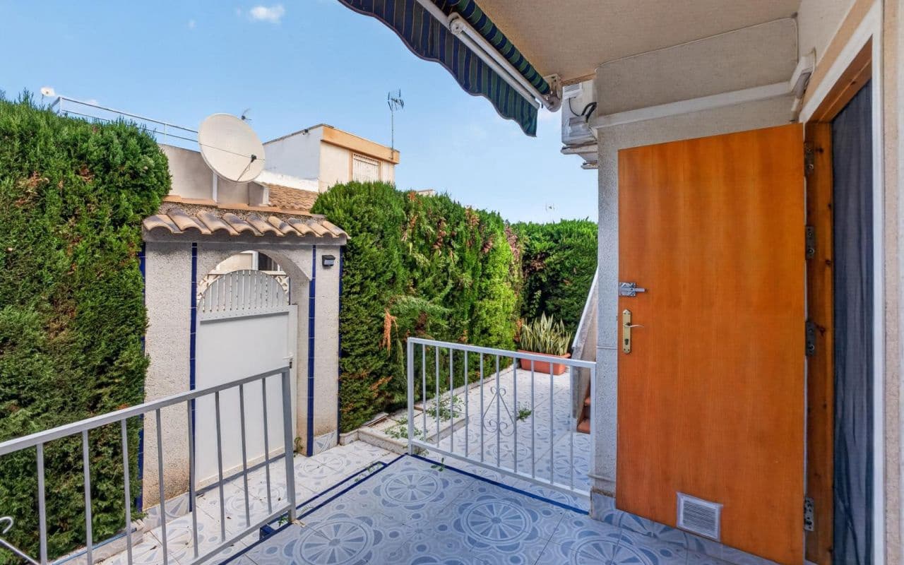 2 soverom Bungalow til salgs i Orihuela Costa med svømmebasseng - € 165 000 (Ref: 10169340)