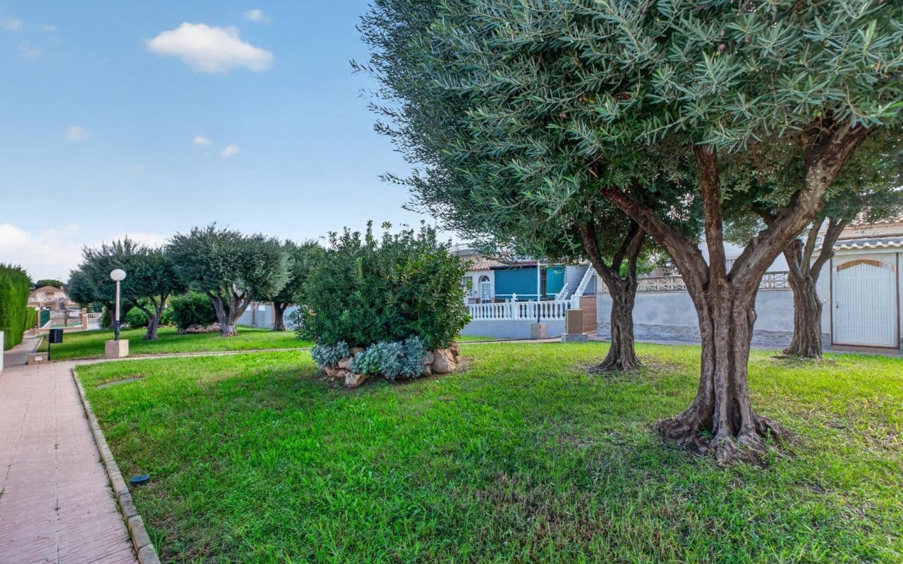 2 soverom Bungalow til salgs i Orihuela Costa med svømmebasseng - € 165 000 (Ref: 10169340)