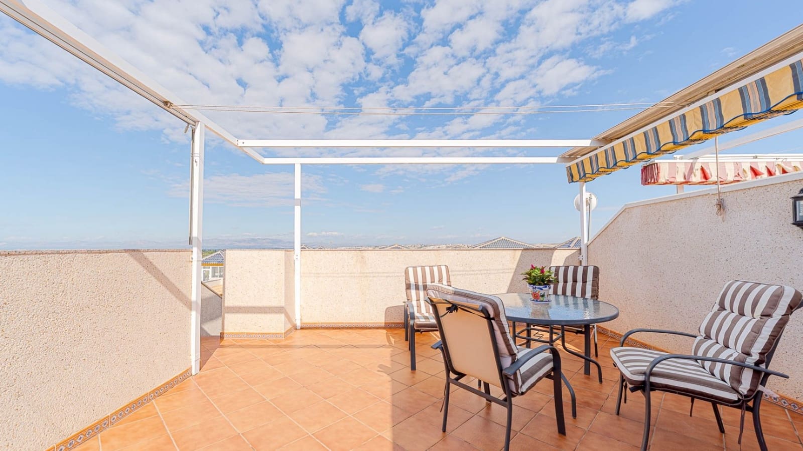 2 Zimmer Apartment zu verkaufen in Guardamar del Segura mit Pool Garage - 190.000 € (Ref: 10175495)