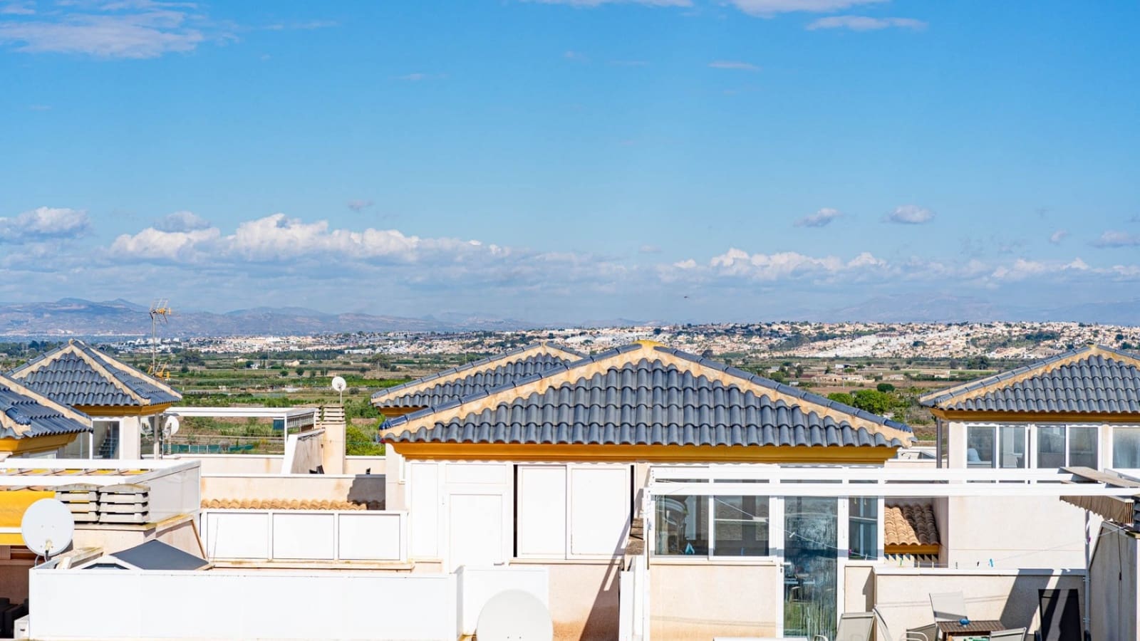 2 Zimmer Apartment zu verkaufen in Guardamar del Segura mit Pool Garage - 190.000 € (Ref: 10175495)