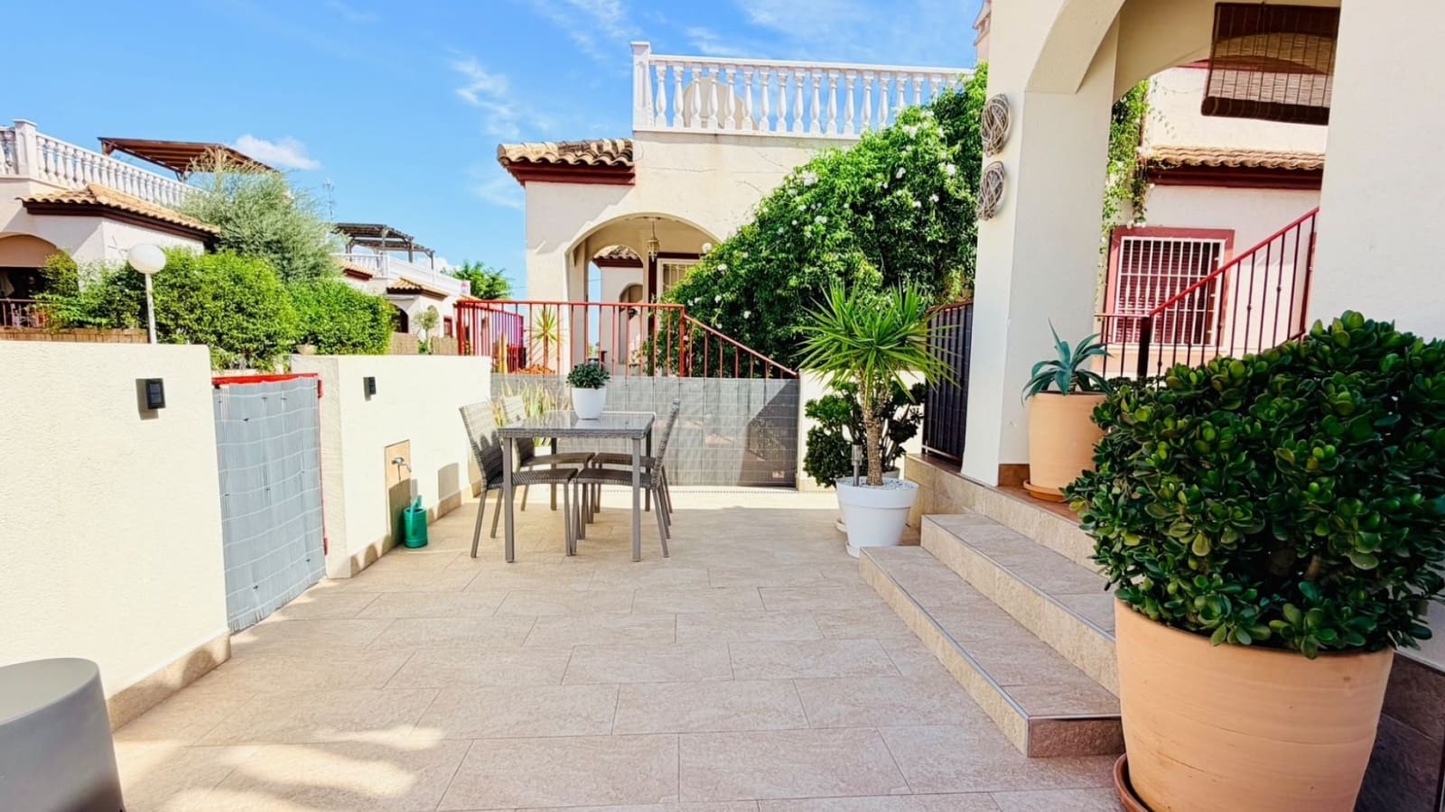 2 slaapkamer Bungalow te koop in Daya Vieja met zwembad - € 179.000 (Ref: 10175925)