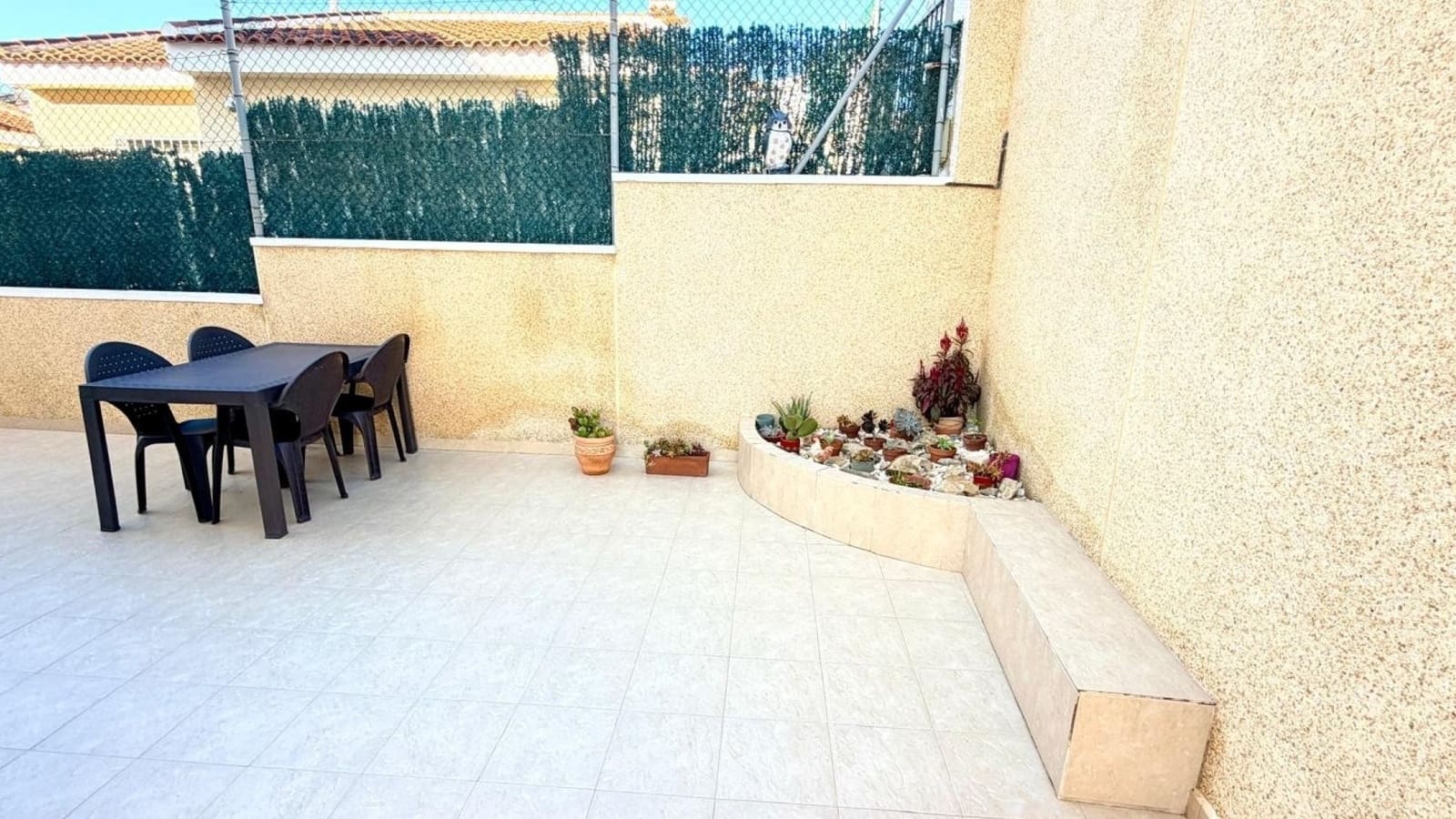 3 soverom Kjedet enebolig til salgs i Ciudad Quesada med svømmebasseng garasje - € 289 000 (Ref: 10175927)