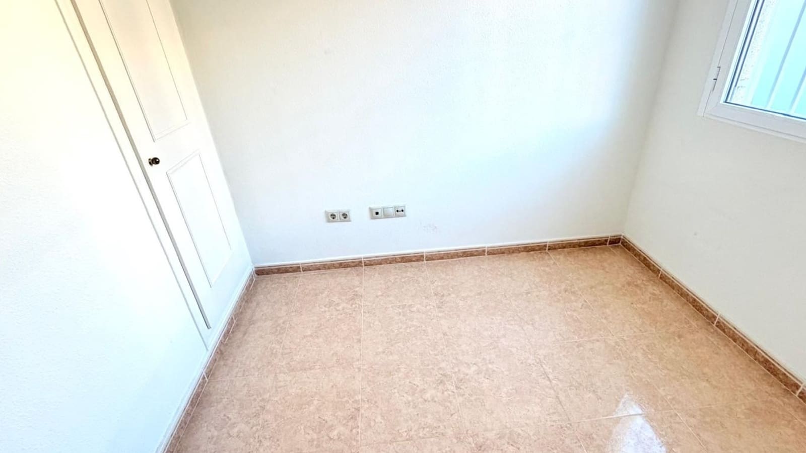 3 soverom Kjedet enebolig til salgs i Ciudad Quesada med svømmebasseng garasje - € 289 000 (Ref: 10175927)
