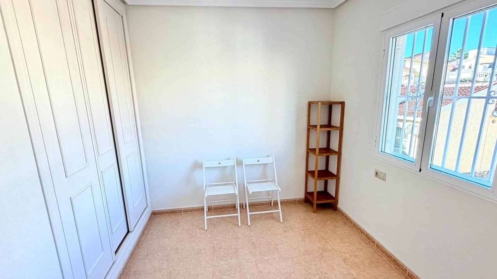 3 soverom Kjedet enebolig til salgs i Ciudad Quesada med svømmebasseng garasje - € 289 000 (Ref: 10175927)